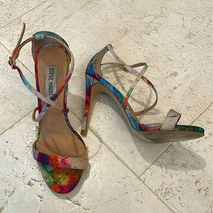 4 inch size 6 Steve Madden heels.